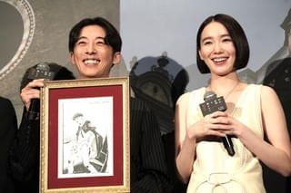 高橋一生、荒木飛呂彦氏の描きおろしイラストに感激!飯豊まりえは井浦新と初共演し「心の中でガッツポーズ」