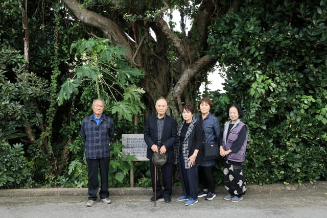 左より:佐次田満さん(次男)、山口輝人さん(次男)、政子さん(山口さん次女)、春子さん(山口さん三女)、京子さん(佐次田さん長女)