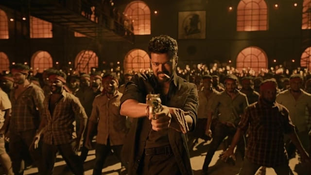 拳銃を持ってのダンスシーン