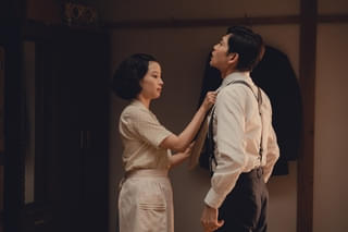 広瀬すず&松下洸平の夫婦ショット初公開! カズオ・イシグロ原作「遠い山なみの光」11点の場面写真を披露