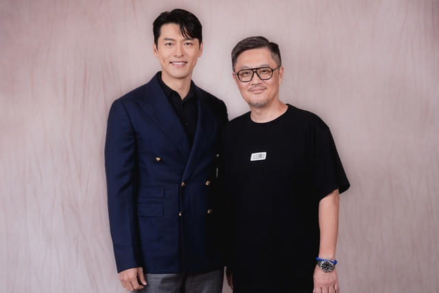 ヒョンビン(左)とウ・ミンホ監督