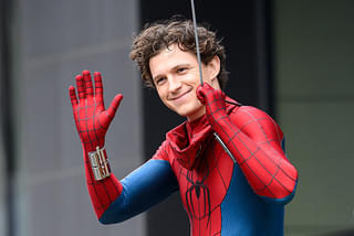 トム・ホランド、スコットランドで新「スパイダーマン」撮影開始を報告