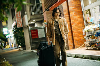 【ギャップすごい】北村匠海、林裕太、綾野剛の“素顔”と“裏の顔” 光と闇の狭間に生きる若者たちを写す「愚か者の身分」新場面写真10点