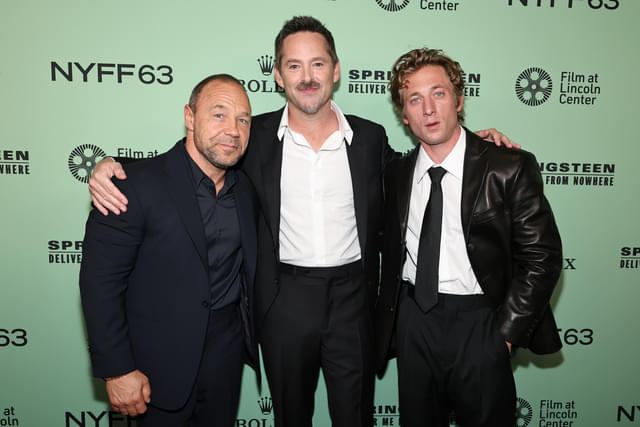 （左から）スティーブン・グレアム、スコット・クーパー監督、ジェレミー・アレン・ホワイト