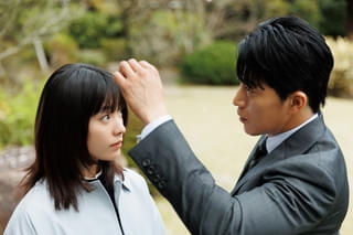 小栗旬×ハン・ヒョジュ×赤西仁×中村ゆり 「匿名の恋人たち」矢印が交差する“四角関係”カット一挙公開