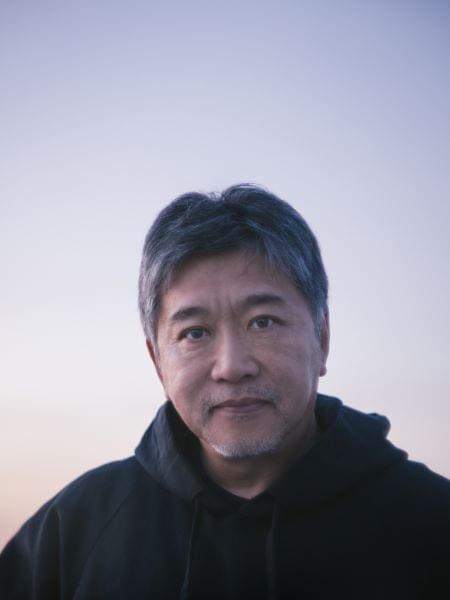 クロエ・ジャオとトークを行う是枝裕和監督