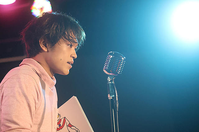 timelesz原嘉孝、映画初主演! 山寺宏一ナレーションの「初恋芸人」予告編とポスタービジュアルを披露