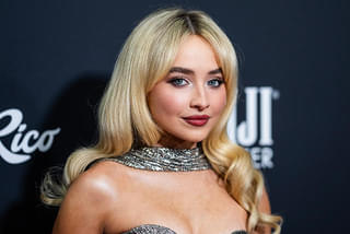 サブリナ・カーペンター、ミュージカル映画「不思議の国のアリス」に主演