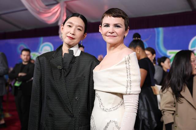 (左から)江口のりこ、ジュディの声優を務めるジニファー・グッドウィン