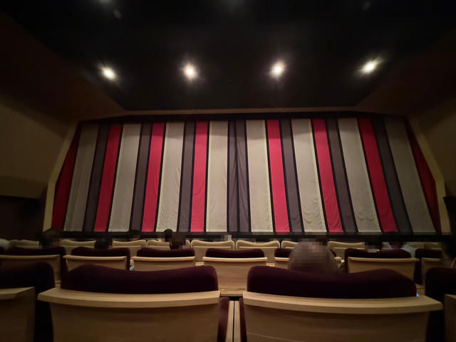 極めて日本的な映画館「八丁座」