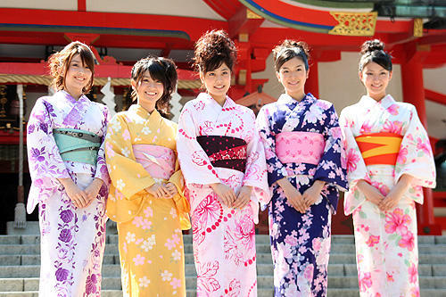 福田沙紀の初主演作「櫻の園」は“ピンク色”。浴衣でヒット祈願 - 画像7