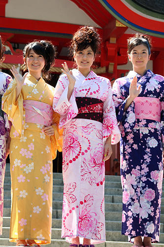 福田沙紀の初主演作「櫻の園」は“ピンク色”。浴衣でヒット祈願 - 画像10