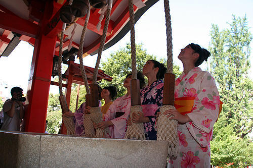 福田沙紀の初主演作「櫻の園」は“ピンク色”。浴衣でヒット祈願 - 画像15