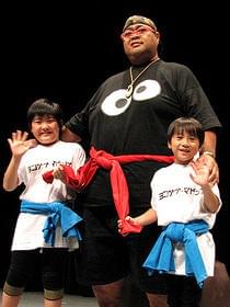 辛いときは、クスリより踊り!「ヨコヅナ・マドンナ」
