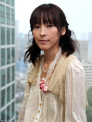 出演作が目白押しの麻生久美子、「コドモのコドモ」で教師役に挑む