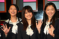 （左から）武井咲、福田沙紀、寺島咲