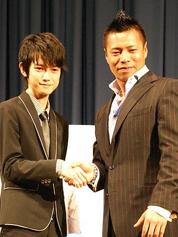 メジャーリーガー岩村明憲が中高生にメッセージ。「青い鳥」試写会