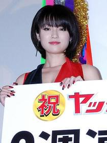 ドロンジョ深田はハイヒールで悩殺「ヤッターマン」
