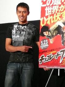 インドで踊る阿部ちゃん、見たい?「マッハ!」