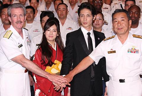 北川景子に海の男たちが熱い視線！「真夏のオリオン」米軍基地試写会