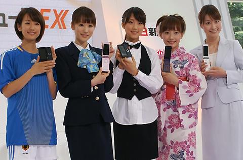 テレ朝女子アナ、ケータイで「素顔見せる」。au携帯の新情報配信サービス