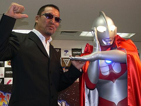 格闘家・蝶野正洋が「ウルトラ銀河伝説」で悪の黒幕に