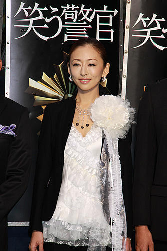 鳩山由紀夫首相、幸夫人同伴で威風堂々 第22回東京国際映画祭開幕