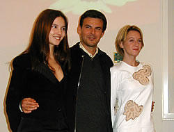 （左より）ビルジニー・ルドワイヤン、 フランソワ・オゾン監督、リュディビーヌ・サニエ
