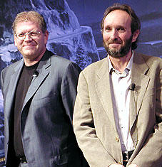 ロバート・ゼメキス監督（左）と プロディーサーのスティーブ・スターキー