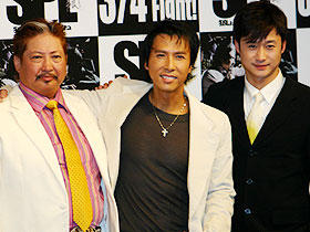 香港映画界の新旧スターが揃い踏み （左より）サモ・ハン、ドニー・イェン、ウー・ジン