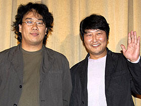 韓国の黒澤＆三船!? （左から）ポン・ジュノ監督とソン・ガンホ