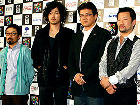 「松ヶ根乱射事件」監督、出演者 （左から）山下監督、新井浩文、三浦友和、木村祐一