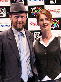 見事3冠を受賞した「リトル・ミス・サンシャイン」 （左から）ジョナサン・デイトン、バレリー・ファリス監督