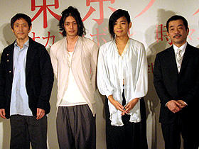 「東京タワー／オカンとボクと、時々、オトン」 （左から）小林薫、オダギリジョー、内田也哉子、松岡錠司監督