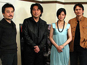 （左から）黒沢清監督、役所広司、小西真奈美、伊原剛志
