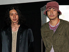 日本の監督たちに引っ張りだこの 「蟲師」（左から）オダギリジョー、大森南朋