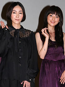 「夕凪の街 桜の国」 （左から）麻生久美子、田中麗奈