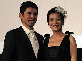 日中合作映画「夜の上海」で共演した （左から）本木雅弘とビッキー・チャオ