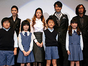 「クローズド・ノート」 （左から）竹内結子、沢尻エリカ、黄川田将也、行定勲監督