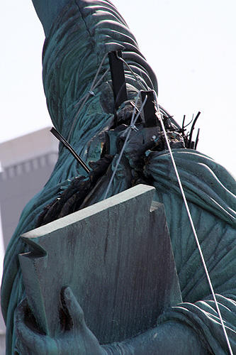 東京湾に“首のない自由の女神像”が出現！「クローバーフィールド」 - 画像12