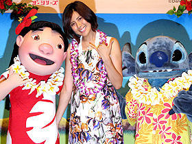 6月26日は「スティッチの日」、ハワイ風セレモニーに長谷川理恵も登場