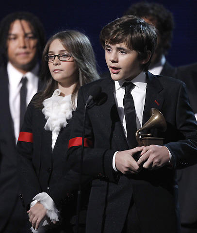 ビヨンセがグラミー賞6冠 マイケル・ジャクソンの子どもたちもステージに