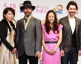 本物&映画版のさおり&トニー「ダーリンは外国人」