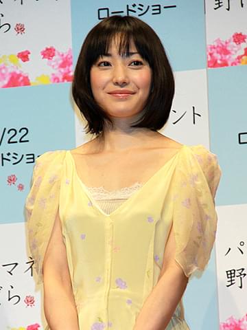 菅野美穂、8年ぶり映画主演作で「切ない恋を秘めた女」に