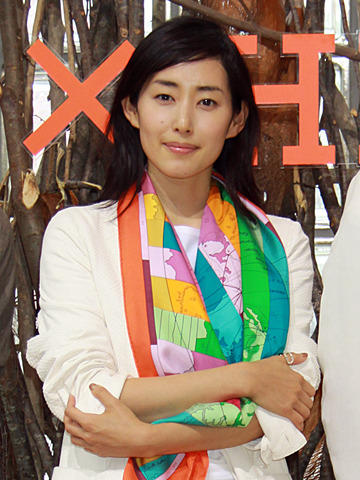 木村多江主演作「東京島」が邦画で初めてエルメスとコラボレート