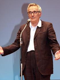 巨匠ベロッキオが70歳にして初来日「ジュリアは夕べに出かけない」
