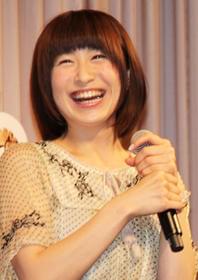 緊張する先輩芸人をリード「9 ナイン 9番目の奇妙な人形」