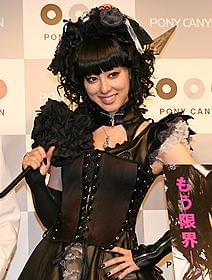 ハードなアクションも披露「ゴスロリ処刑人」