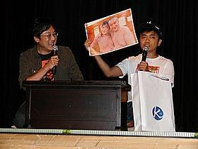 脱線トークに会場爆笑「キック・アス」