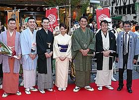 下町を笑いで包む5日間がスタート「落語物語」